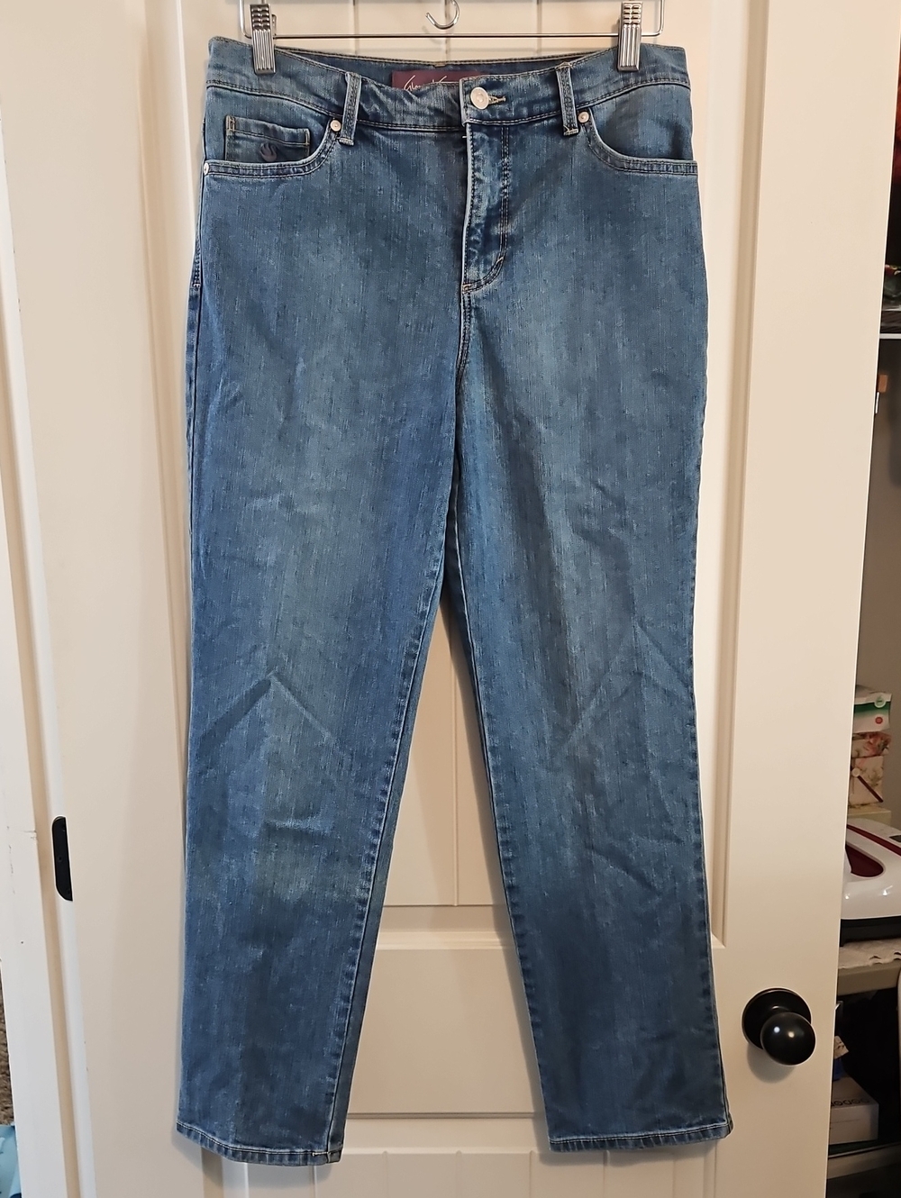 Gloria Vanderbilt Amanda Medium Blue Straight-Leg Jeans
